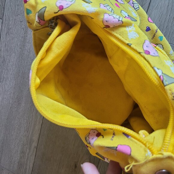 NEW Yellow Ice Cream Cupcakes Print Handbag - Picture 3 of 3